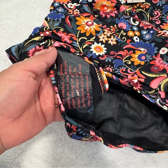 Boden Levanzo Ruched Halter Swimsuit size 8R - Picture 4 of 9